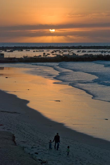 [MW-Gaza-GazaCity-sunset-20071112-8604.jpg]