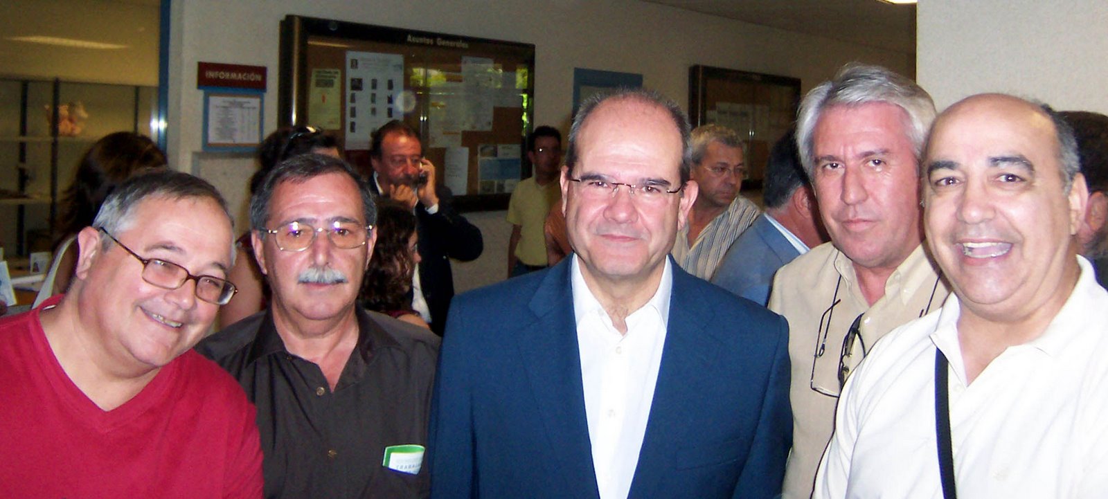 [Sevilla+El+comite+con+el+presidente+Chaves-2006.jpg]