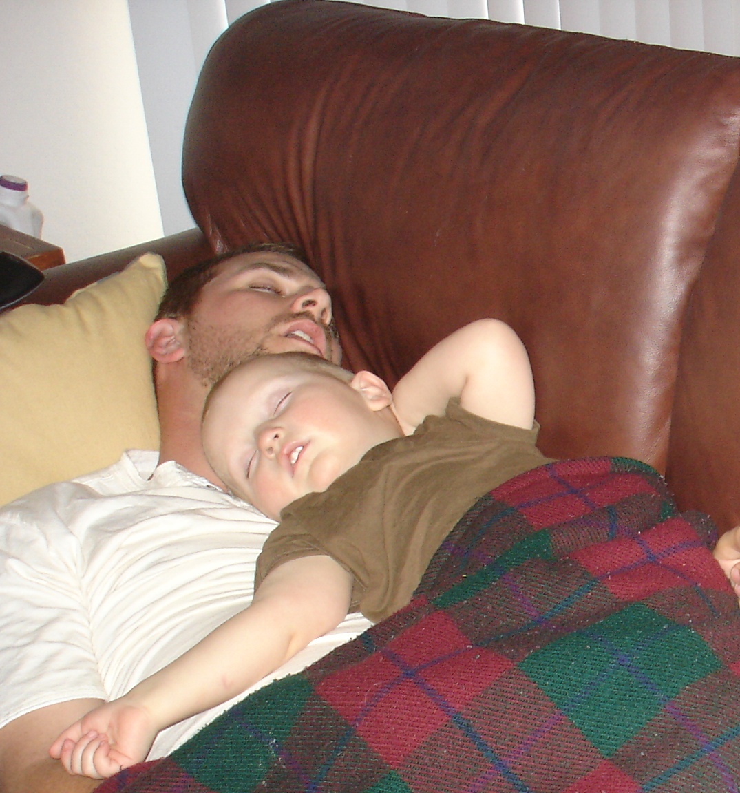 [ty+and+dad+sleeping.JPG]
