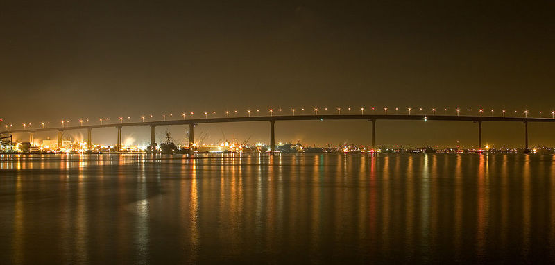 [800px-San_Diego_Coronado_bridge01.JPEG]