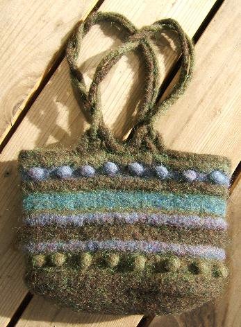 [crappy+yarn+felted+bag.jpg]