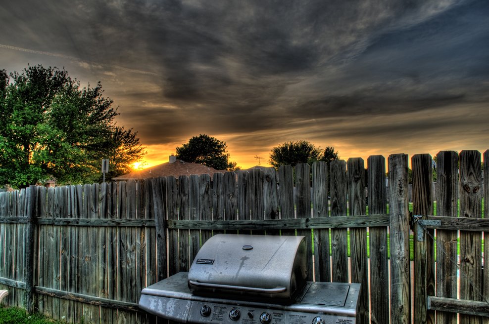 [grill+hdr+small.jpg]