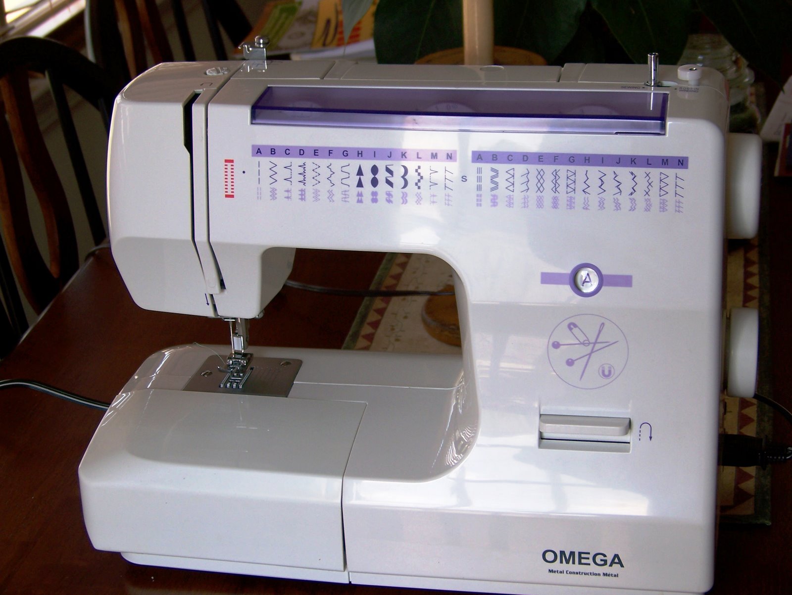 [sewing+machine+001.JPG]