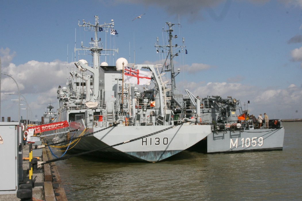 [!02+HMS+Roebuck+H130+Weilheim+1059.jpg]