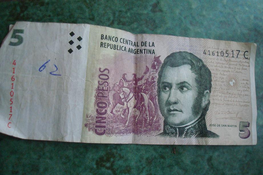 [Five+Peso+Bill.JPG]