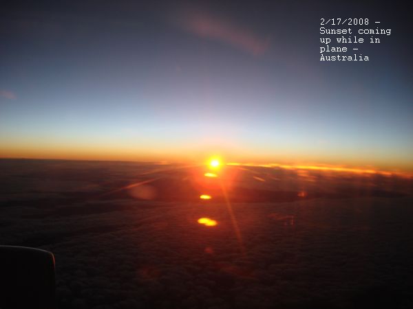 [3+-+Sunset+coming+up+from+plane+over+Australia.jpg]