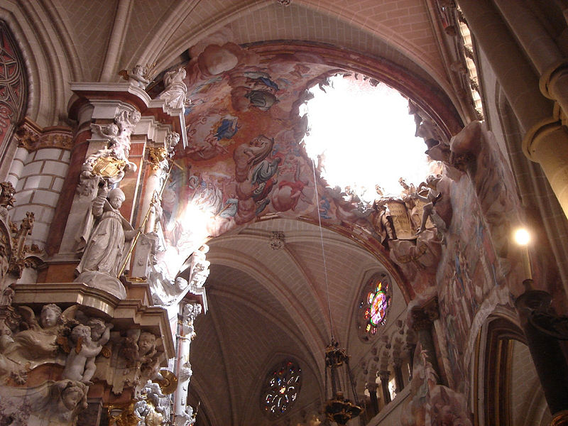 [800px-Catedral_de_Toledo-Transparente.jpg]