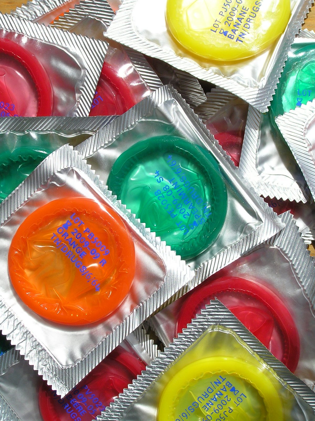 [condoms_3.jpg]