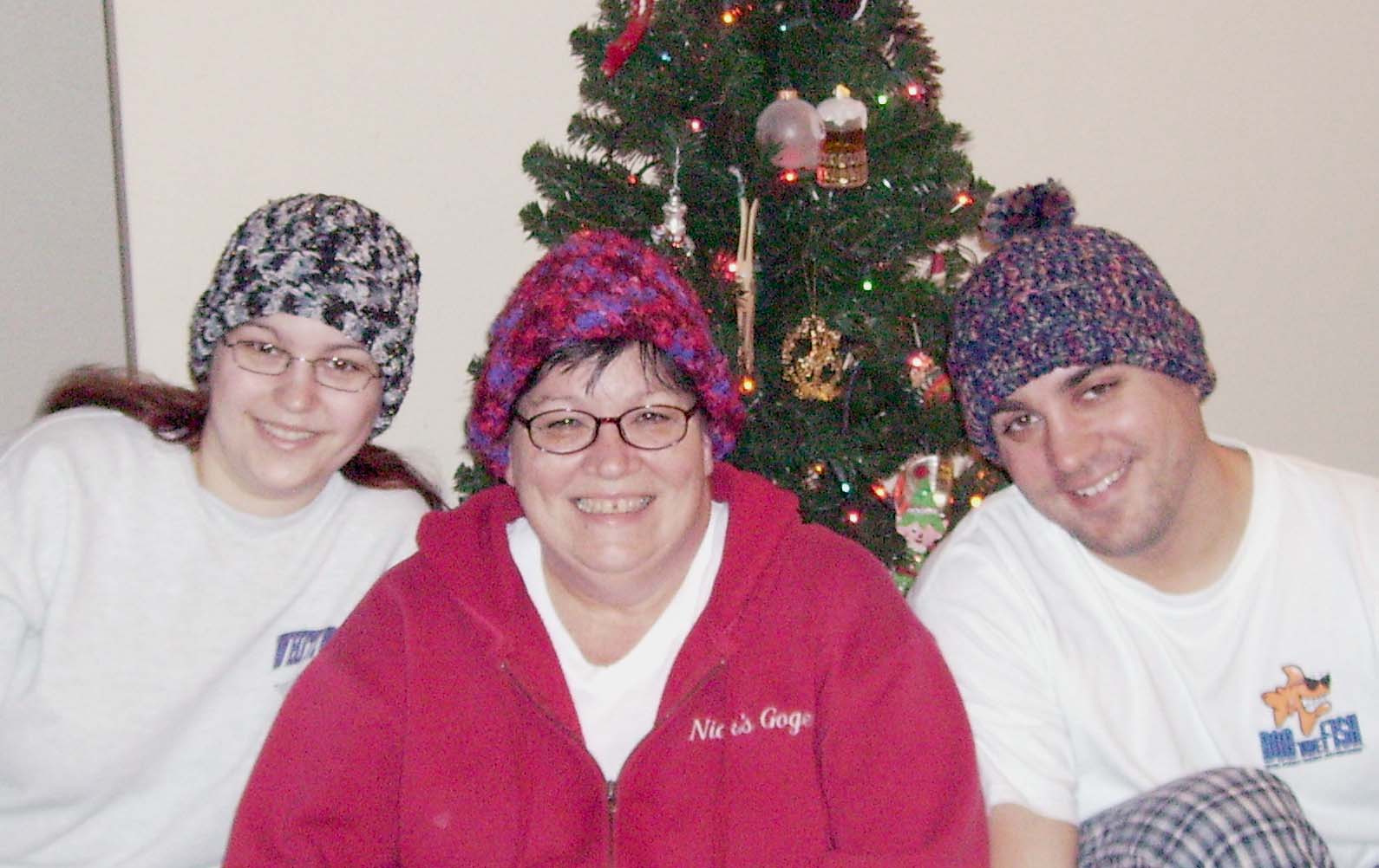 [Mom+&+kids+in+crochet+hats.jpg]