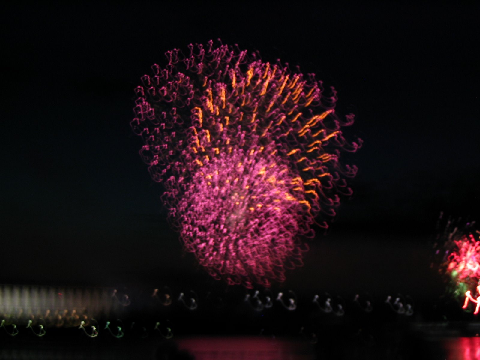 [fireworks+-+Aust+Day+2006+027.jpg]