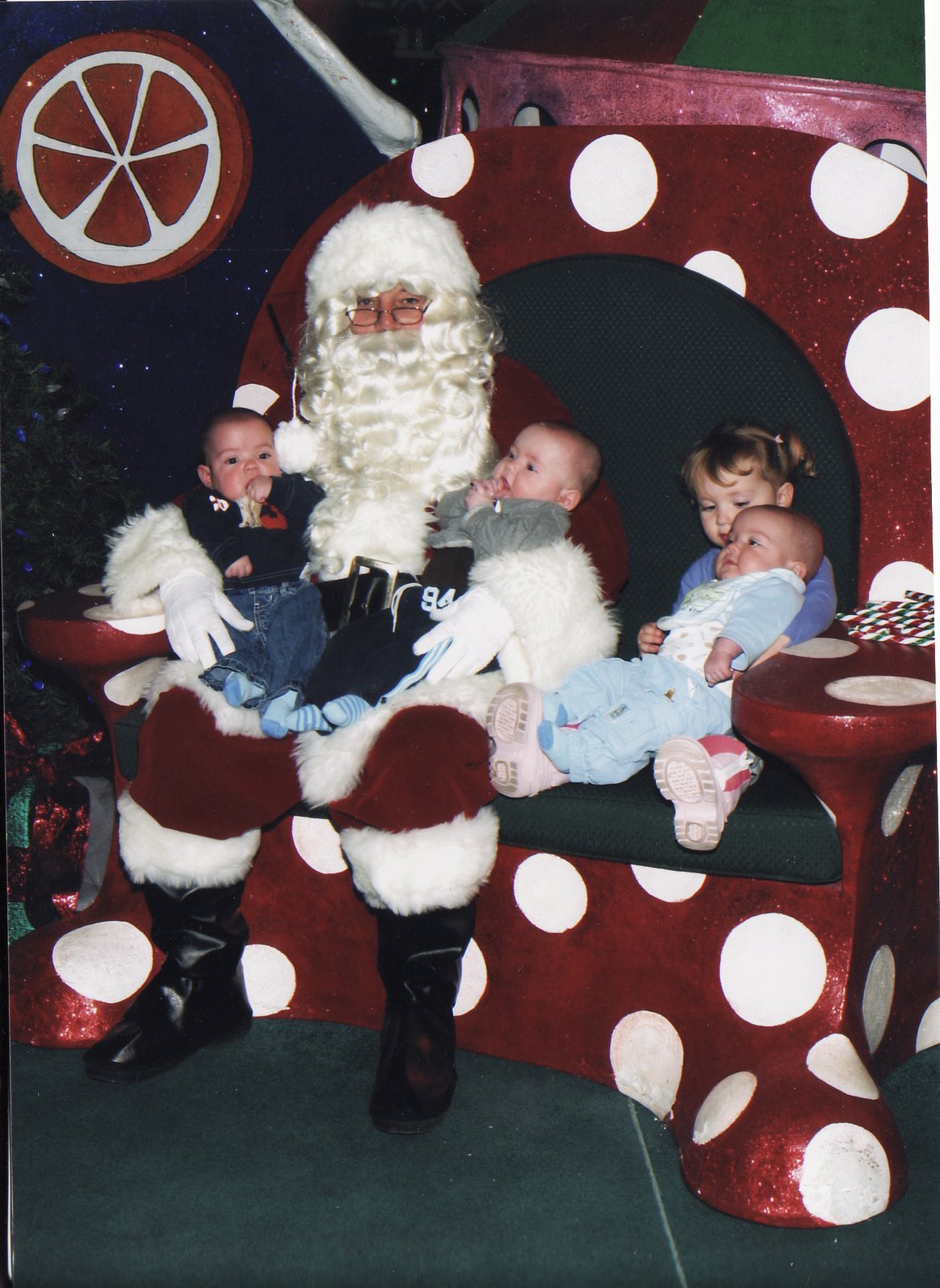 [Kids+with+Santa.jpg]