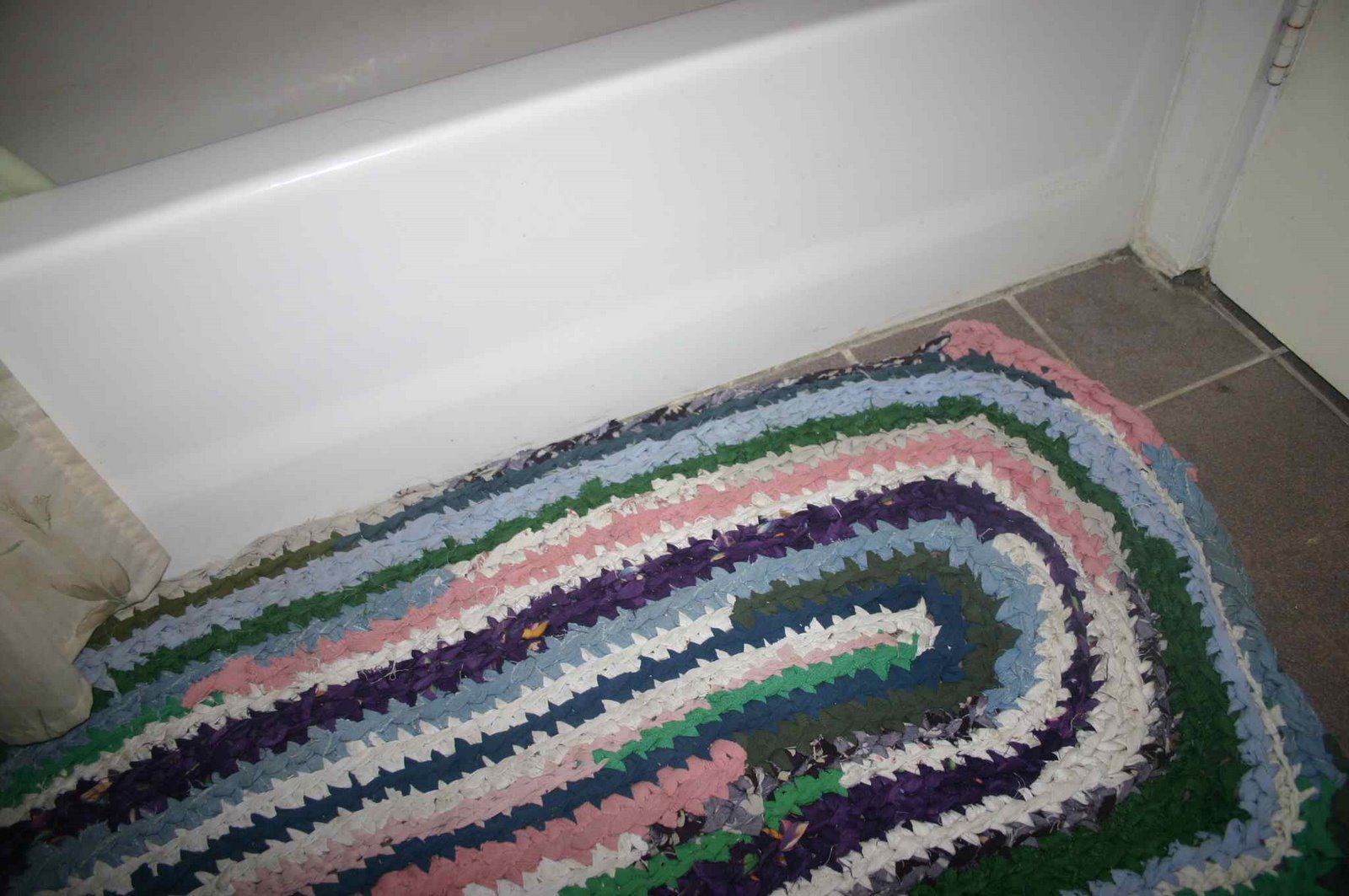 [rag+rug+bathroom.jpg]