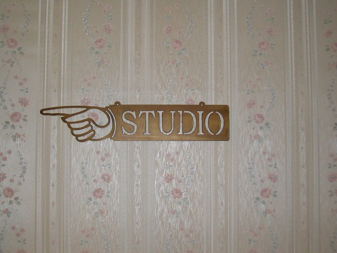 [Studio+sign.JPG]