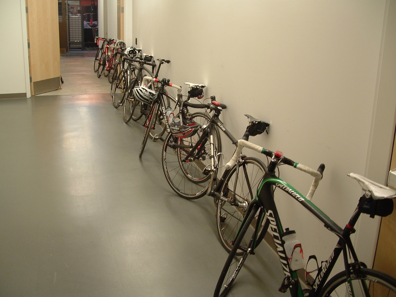 [Specialized+HQ+hallway+employee+bikes+04.JPG]