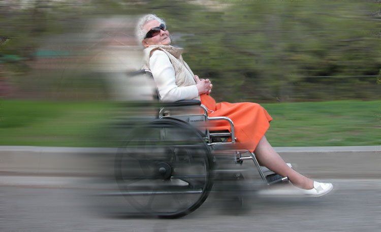 [wheelchair_race_lr.jpg]