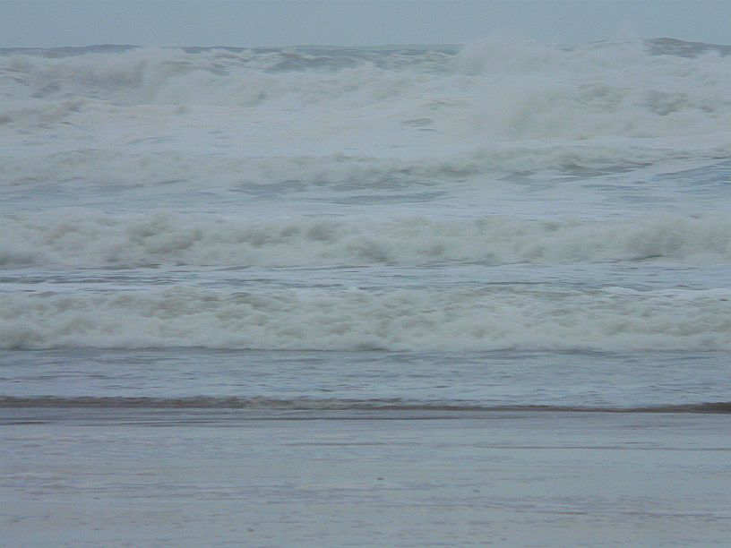 el temporal de ayer en sopelana. surf