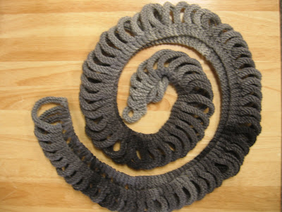 Bernat: Pattern Detail - Boa - Keyhole Scarf (knit)