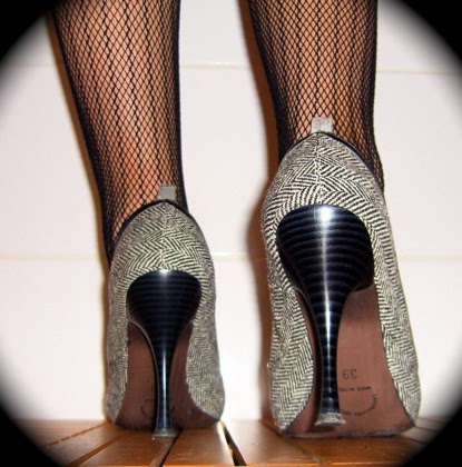High Heels and Stockings Blog: 4 inch gray high heels - detail