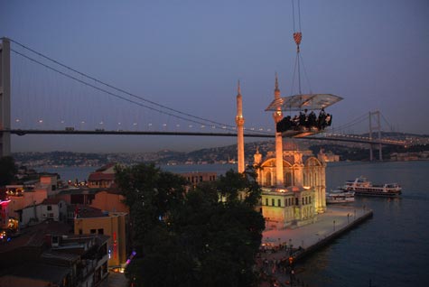 [dinner-in-the-sky-Istanbul.jpg]