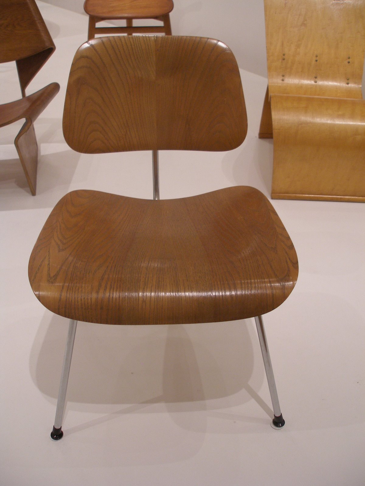 [Eames+chair.jpg]