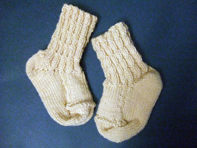 Simply Adorable Sock Yarn Baby Booties - Christmas Crafts, Free