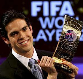 Melhor do mundo, Kaká lembra premiação de 2007 ao lado de Messi e