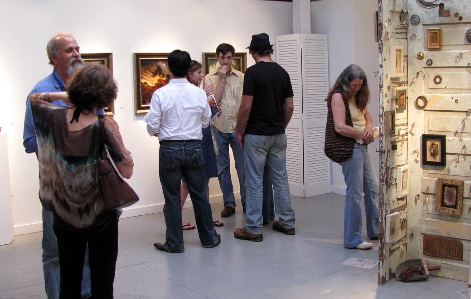 [Artista+Vista,+2008,+visitors+looking+at+art,+7.jpg]