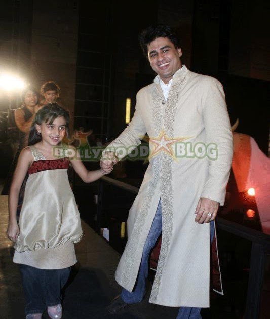 Bollywood Star Kids: Ayub Khan With Daughter