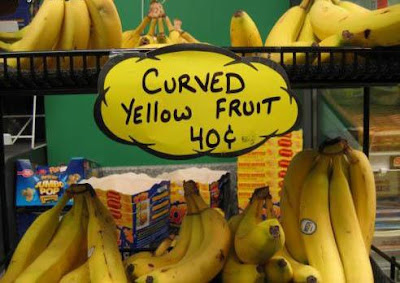 funny-sign-for-bananas-curved-yellow-fruit-40c1.jpg
